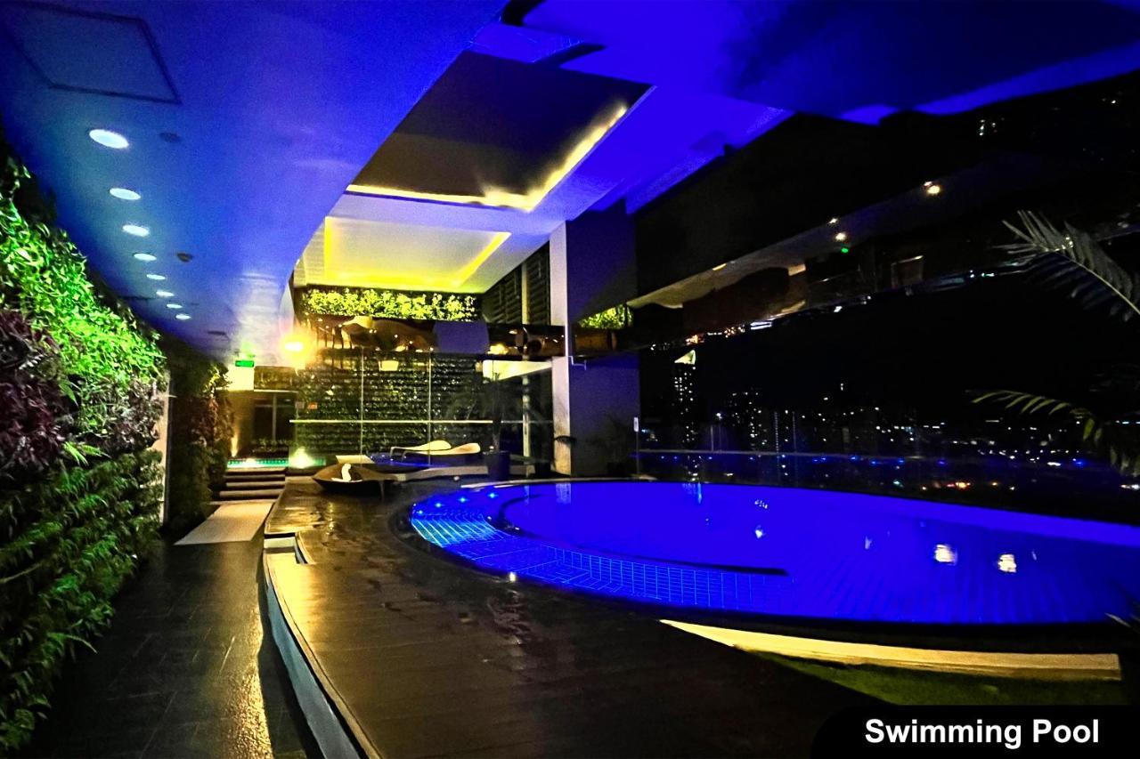 The Gramercy Residences Manila Exterior photo